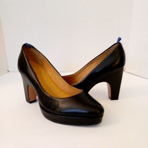 dr. Liza black leather comfort pumps from Brazil size 5.5